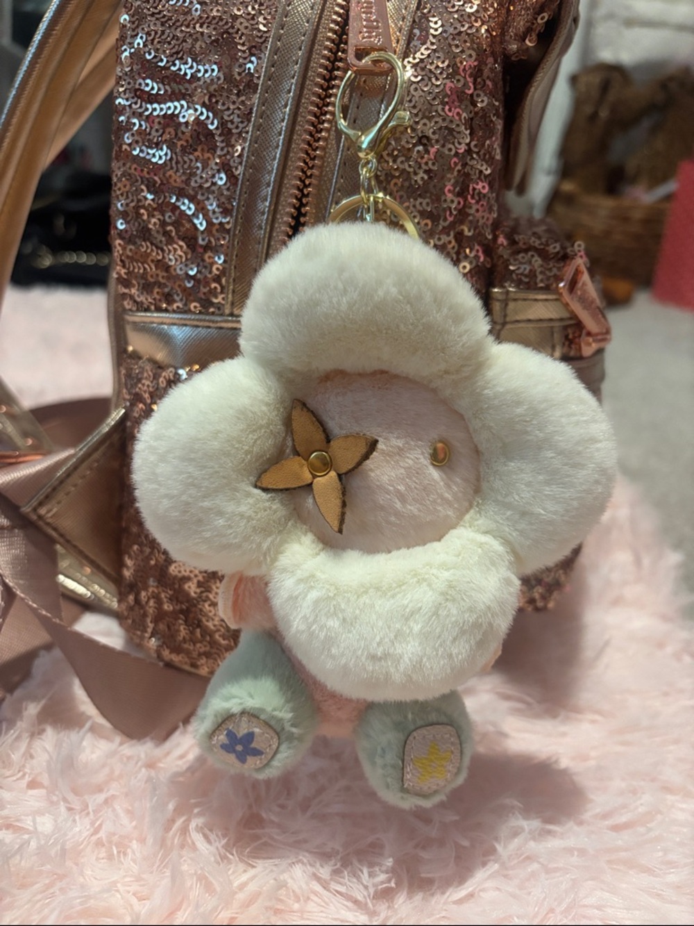 Flower stuffed charm/key holder